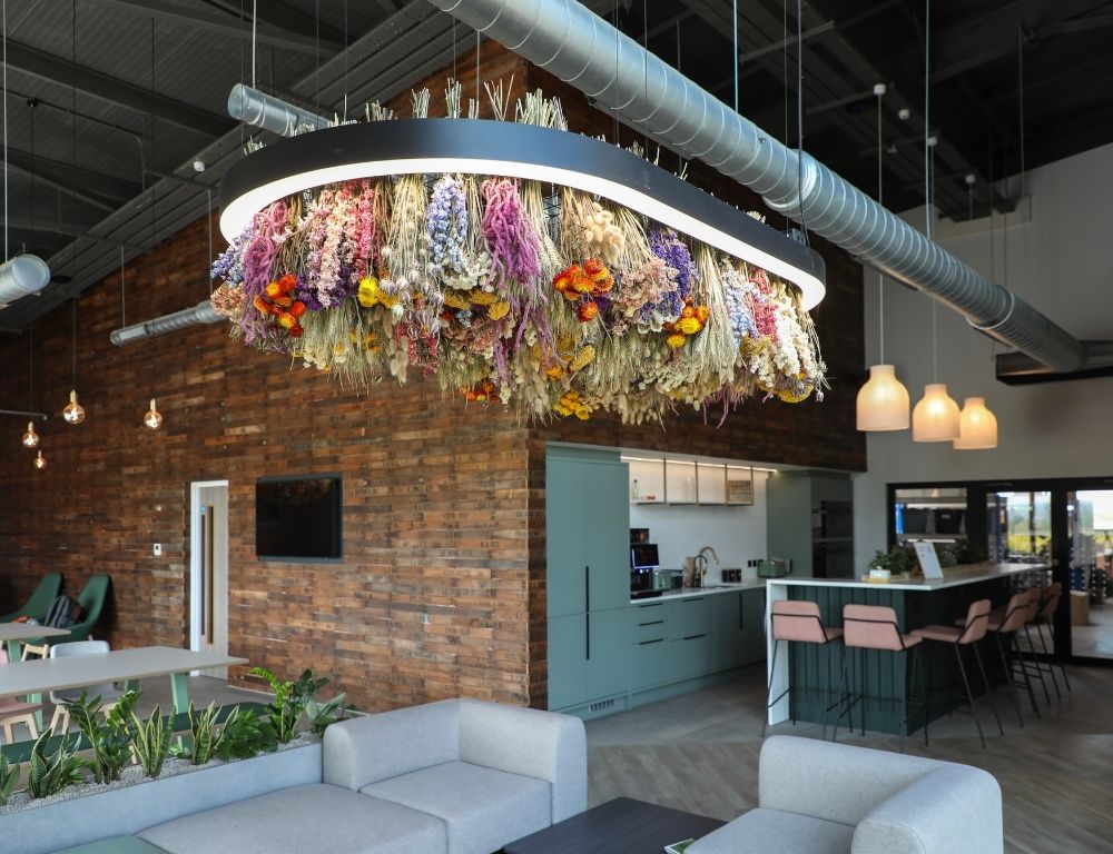 Why Dried Flowers Are the Perfect Choice for Installations
